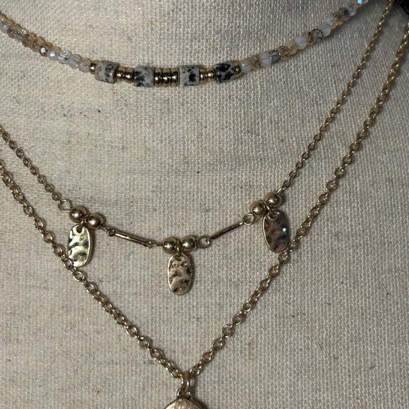 nOir Layered 3 Tiered Gold and Beaded Necklace - NWT - Picture 4 of 9